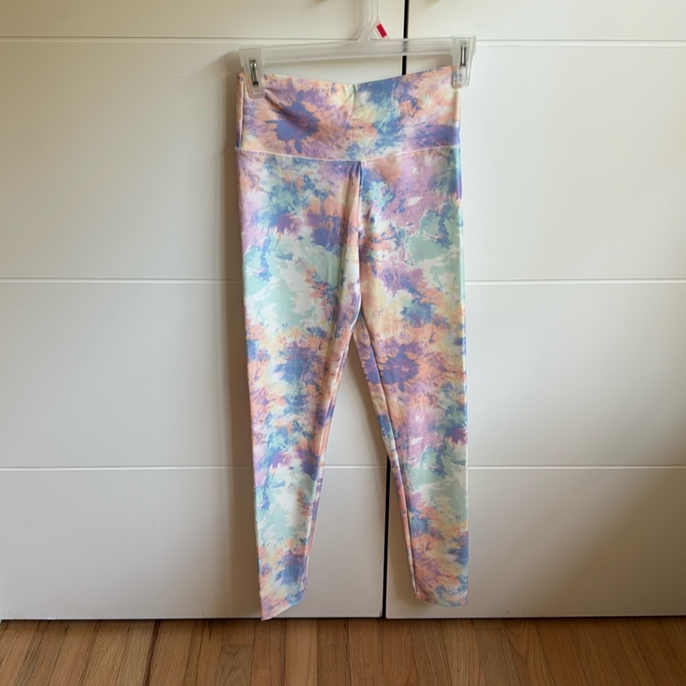 Forever21 pastel colors leggins size XS 

Workout clothes